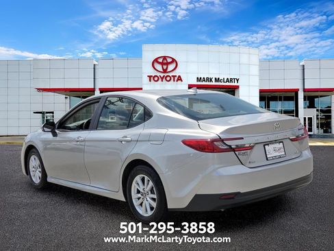 Used 2025 Toyota Camry LE FWD image 3