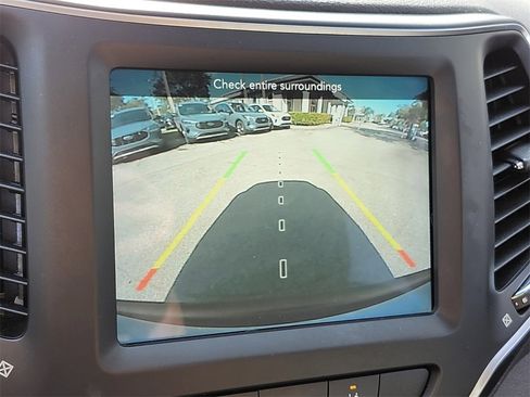 Used 2022 Jeep Cherokee Latitude Lux image 22