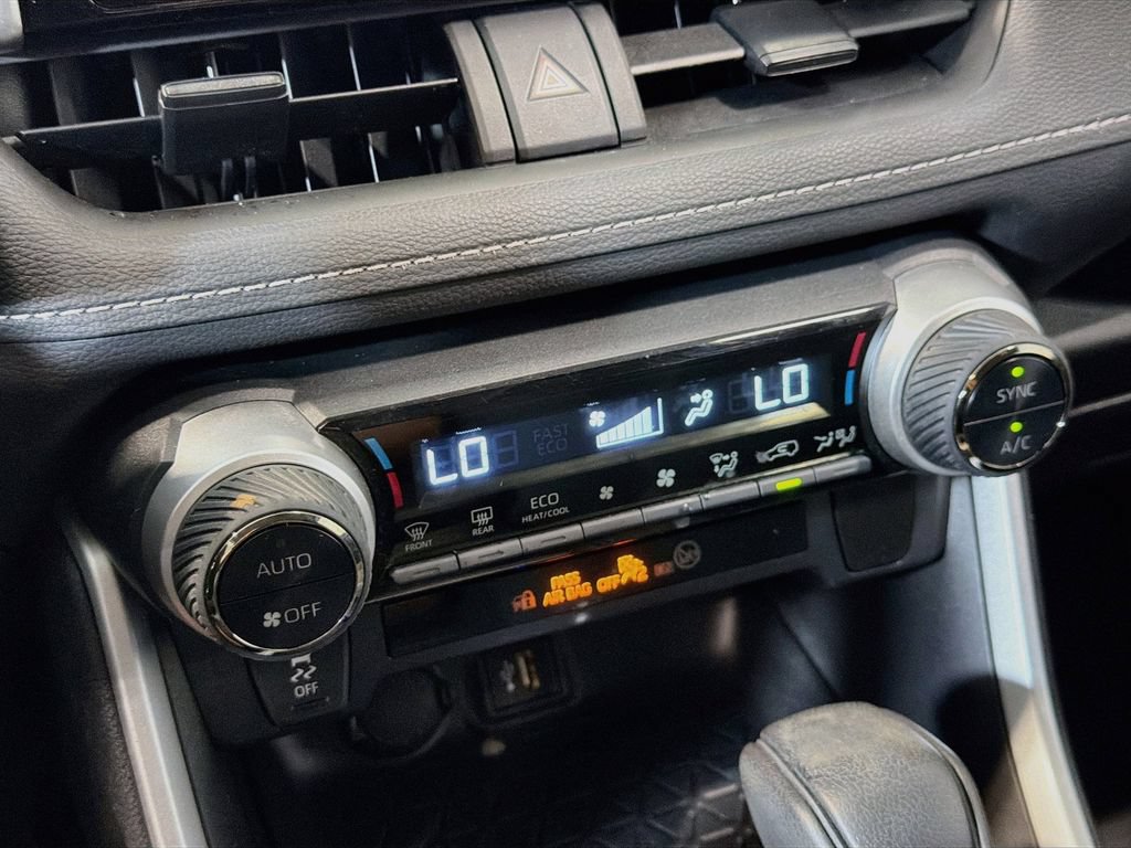 Used 2023 Toyota RAV4 LE AWD/4WD image 17