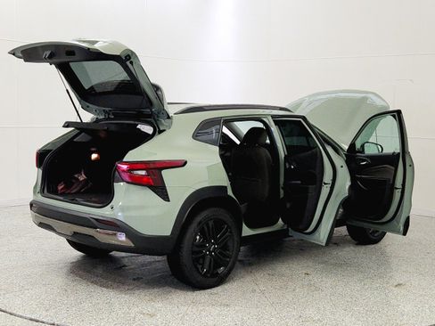 New 2026 Chevrolet Trax ACTIV w/ Sunroof Package image 12