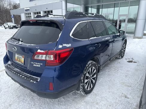 Used 2017 Subaru Outback 2.5i Limited image 6
