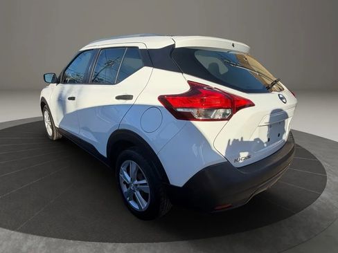 Used 2019 Nissan Kicks S image 7