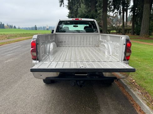 Used 2005 Chevrolet Silverado 2500 LS image 32