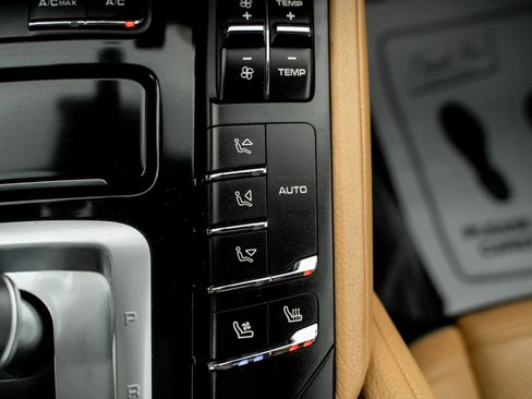 Used 2017 Porsche Cayenne image 32