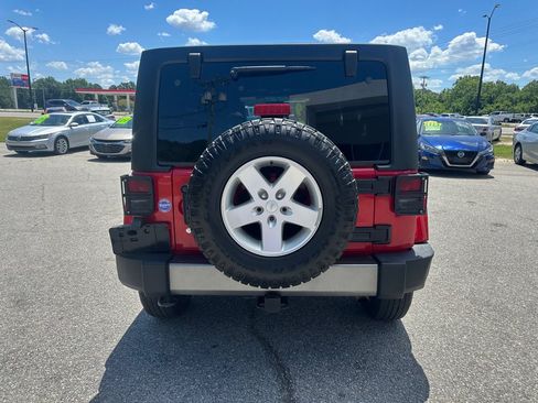 Used 2014 Jeep Wrangler Unlimited Sport AWD/4WD image 4