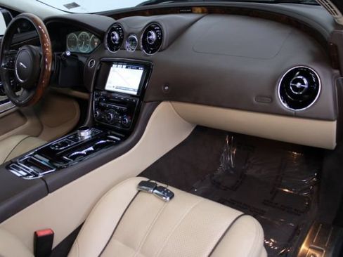 Used 2015 Jaguar XJ L Portfolio RWD image 32
