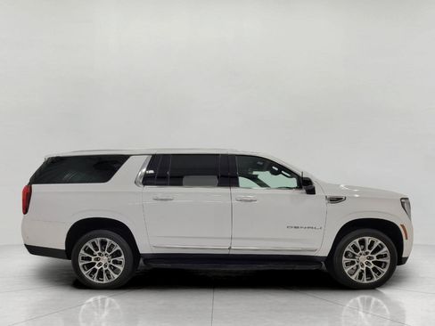 Used 2025 GMC Yukon XL Denali image 12