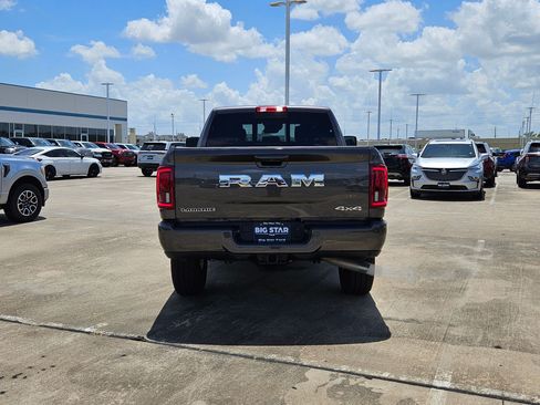Used 2025 RAM 2500 Laramie AWD/4WD image 6