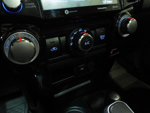 Certified 2022 Toyota 4Runner TRD Off-Road Premium AWD/4WD image 18
