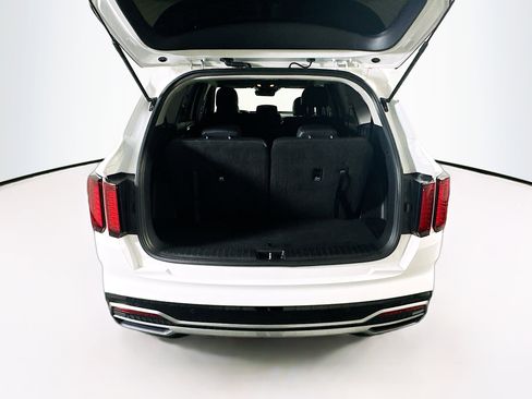 Used 2023 Kia Sorento S image 31