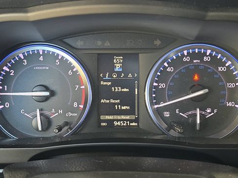 Used 2014 Toyota Highlander XLE w/ Preferred Accessory Package AWD/4WD image 23