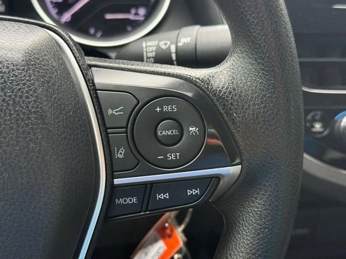 Used 2022 Toyota Camry LE FWD image 21
