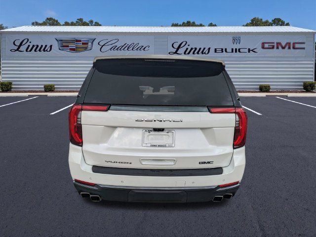 Used 2025 GMC Yukon Denali Ultimate AWD/4WD image 5