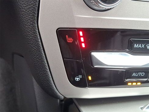 Certified 2022 Ford Explorer XLT w/ Equipment Group 202A image 19