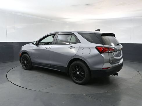 Used 2023 Chevrolet Equinox LS w/ LS Convenience Package AWD/4WD image 3