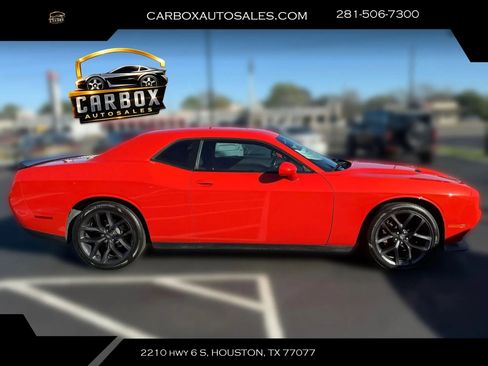 Used 2020 Dodge Challenger SXT w/ Blacktop Package RWD image 6