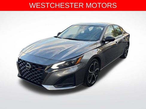 Used 2023 Nissan Altima 2.5 SR FWD image 1