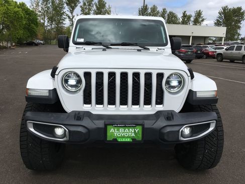 Used 2020 Jeep Gladiator Overland AWD/4WD image 11