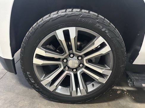 Used 2019 GMC Yukon Denali w/ Denali Ultimate Package AWD/4WD image 26