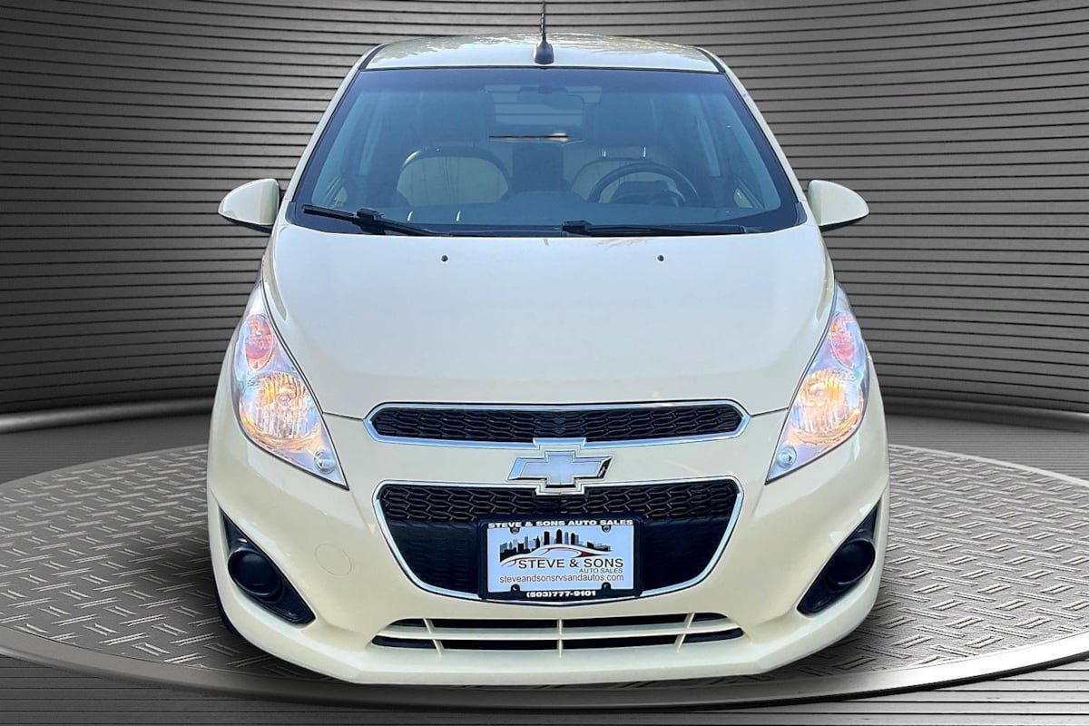Used 2014 Chevrolet Spark LT FWD image 2