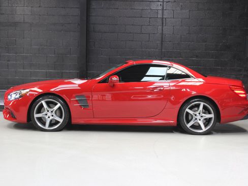 Used 2017 Mercedes-Benz SL 550 image 3