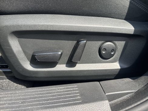 Used 2023 Nissan Rogue SV AWD/4WD image 5