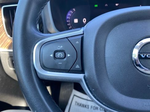 Used 2022 Volvo XC60 B5 Momentum w/ Climate Package AWD/4WD image 21