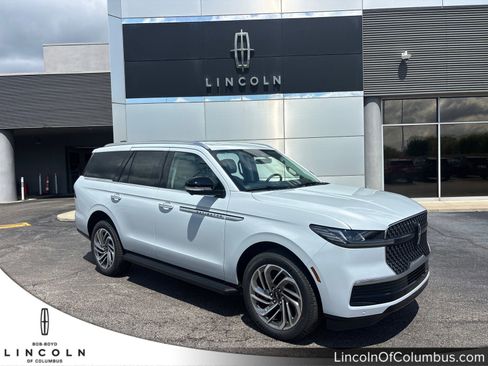 New 2026 Lincoln Navigator Premiere AWD/4WD image 1