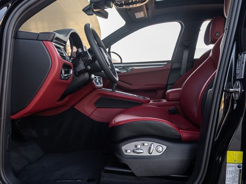 New 2026 Porsche Macan S image 23