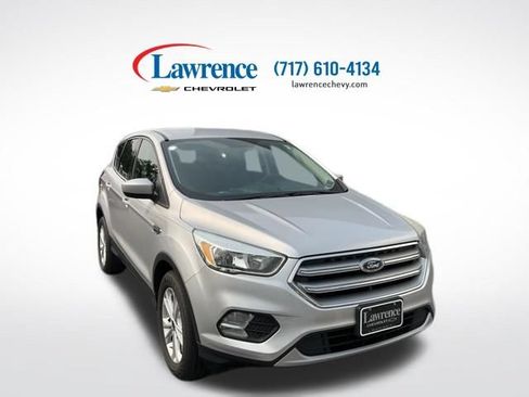 Used 2017 Ford Escape SE w/ SE Cold Weather Package AWD/4WD image 1