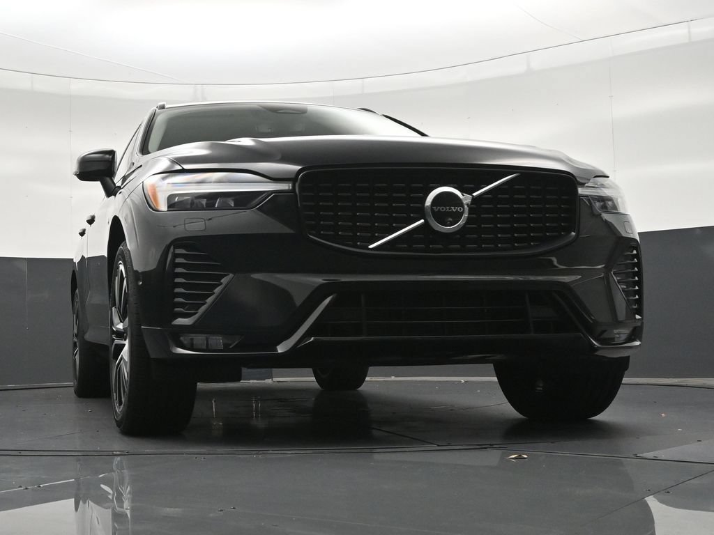 Certified 2024 Volvo XC60 B5 Plus w/ Protection Package Premier AWD/4WD image 31