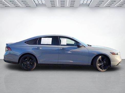 Used 2023 Honda Accord Sport image 11