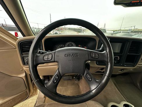 Used 2005 GMC Sierra 1500 SLE w/ Off-Road Package image 29