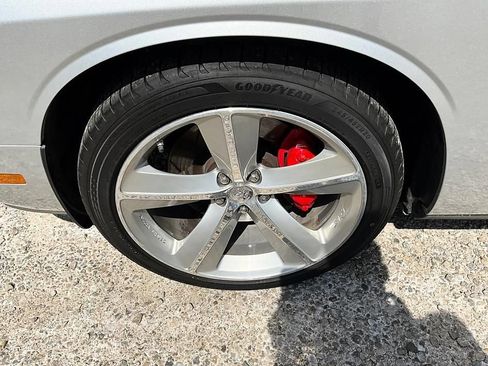 Used 2009 Dodge Challenger SRT8 w/ SRT Option Group II RWD image 11