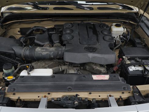 Used 2011 Toyota FJ Cruiser 4WD w/ Upgrade Pkg image 29