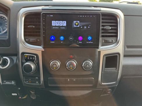 Used 2018 RAM 1500 Classic SLT AWD/4WD image 2