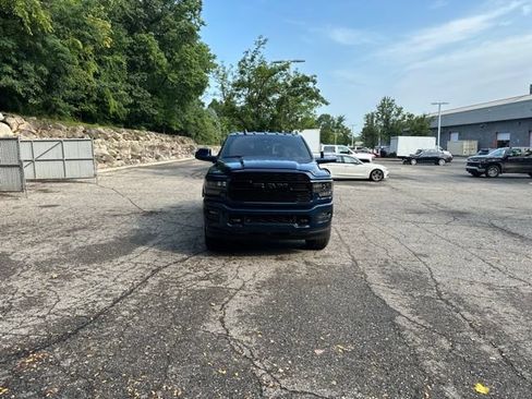 Used 2022 RAM 3500 Limited AWD/4WD image 3