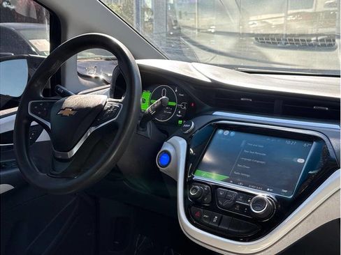 Used 2018 Chevrolet Bolt LT image 5