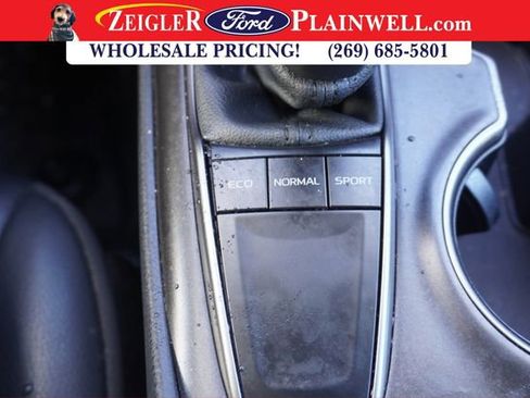 Used 2023 Toyota Camry SE image 16