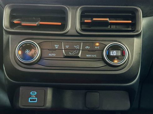 Used 2022 Ford Maverick XLT FWD image 18