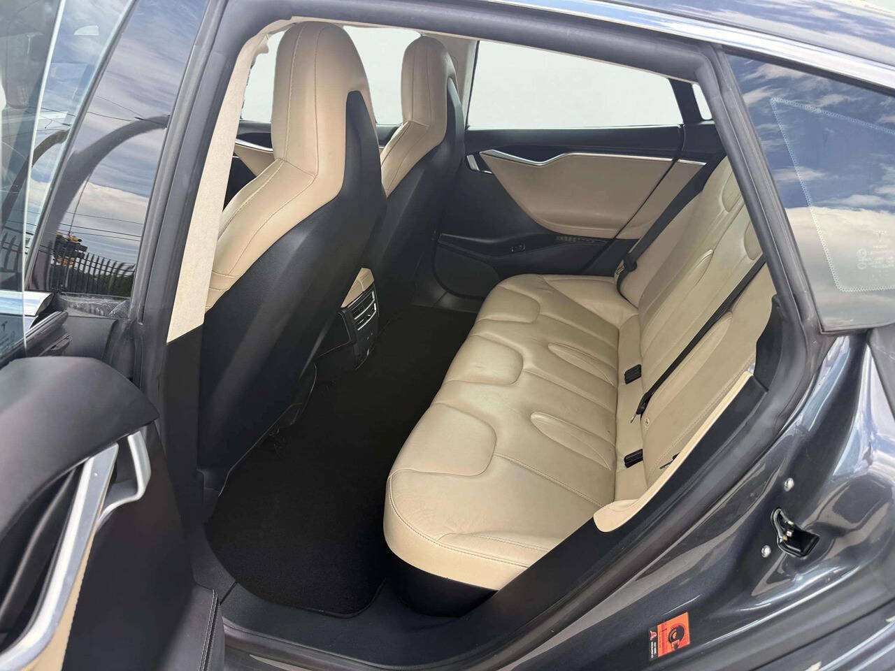 Used 2016 Tesla Model S RWD image 11
