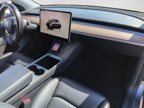 Used 2024 Tesla Model Y Performance image 18