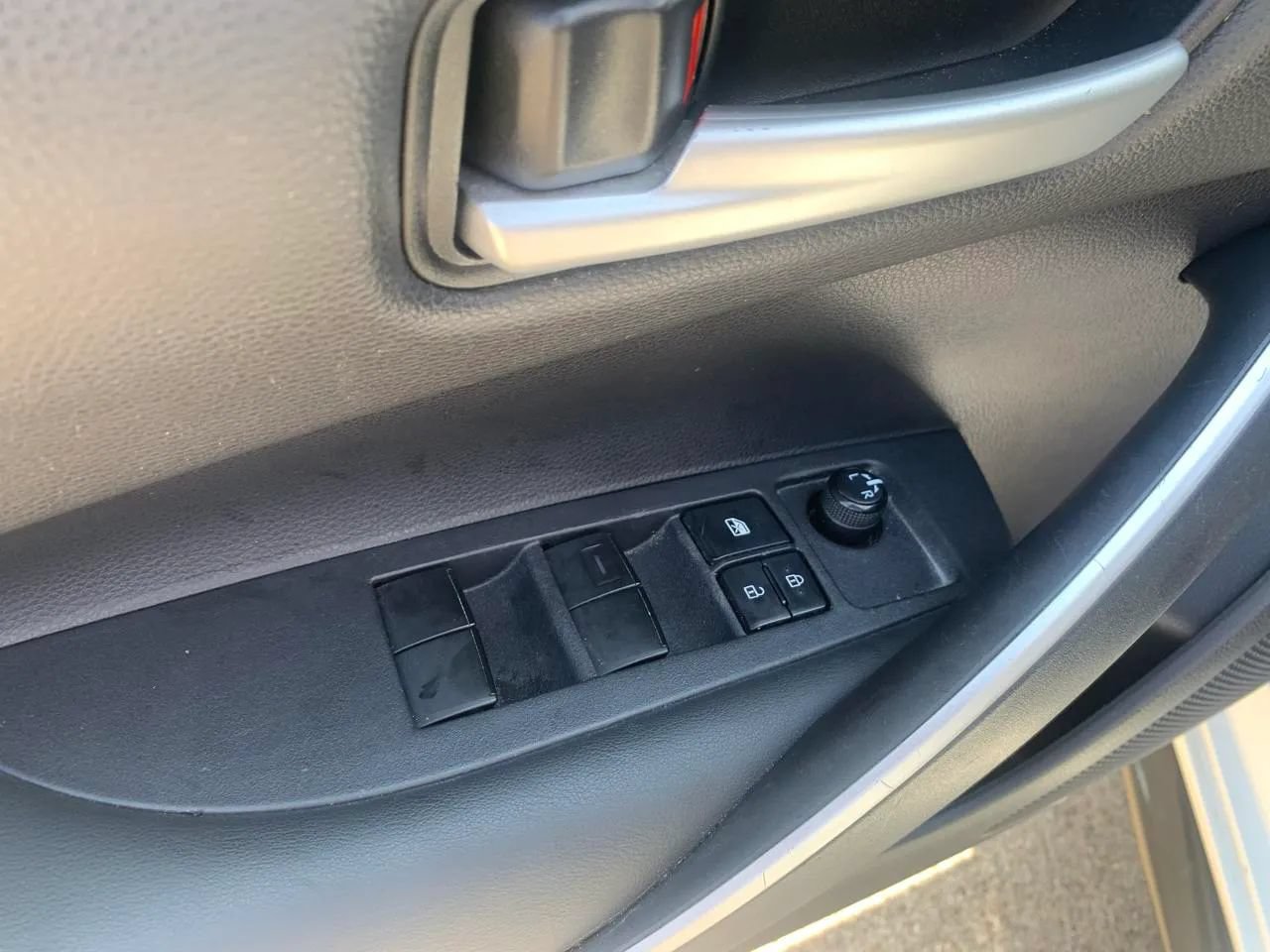 Used 2021 Toyota Corolla SE FWD image 17