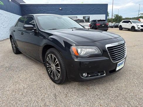 Used 2013 Chrysler 300 S AWD/4WD image 7