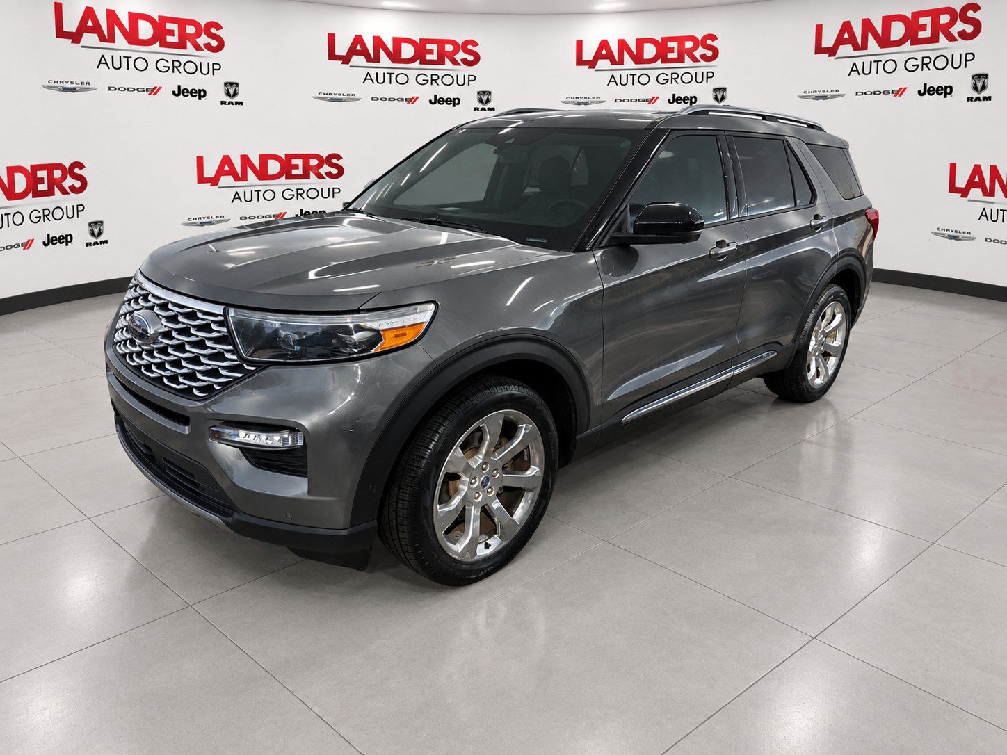 Certified 2020 Ford Explorer Platinum w/ Premium Technology Package AWD/4WD image 1