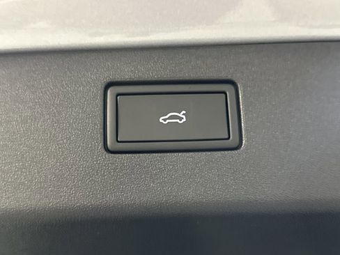 New 2026 Volkswagen Tiguan SE image 13