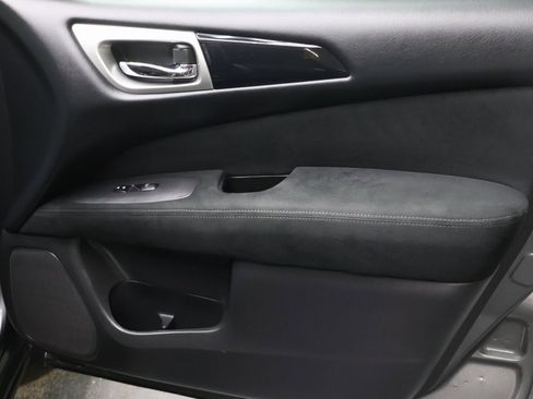 Used 2015 Nissan Pathfinder SV w/ Trailer Tow Package image 11