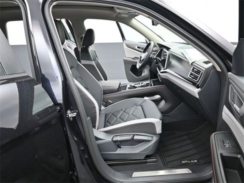 New 2026 Volkswagen Atlas Peak Edition image 14