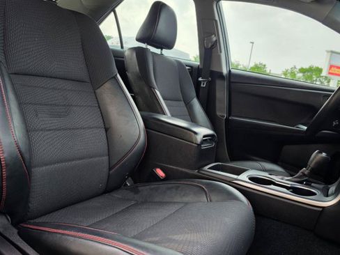 Used 2017 Toyota Camry SE FWD image 14