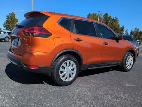 Used 2017 Nissan Rogue S image 4